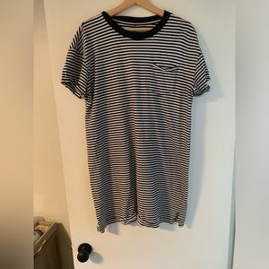Time and Tru black & white striped Tshirt Dress- size L (10/12)